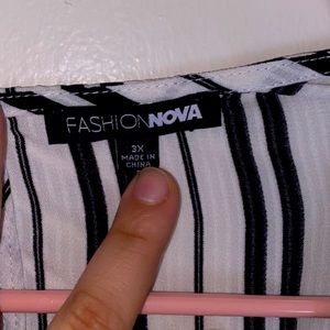 Fashion Nova-  black white shirt. size: 3x .